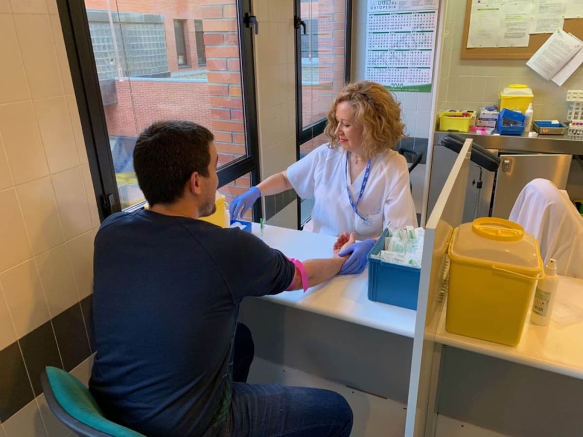 Sacyl implanta la cita previa para análisis clínicos en el Hospital del Bierzo