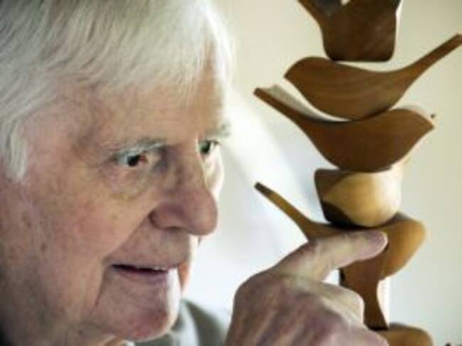 Anthony Brutto bromeó con que se tomará un tiempo para decidir si optará por una maestría.