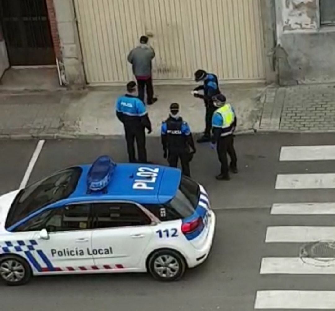 Actuación de la Policía Local con personas que se saltan la reclusión domiciliaria