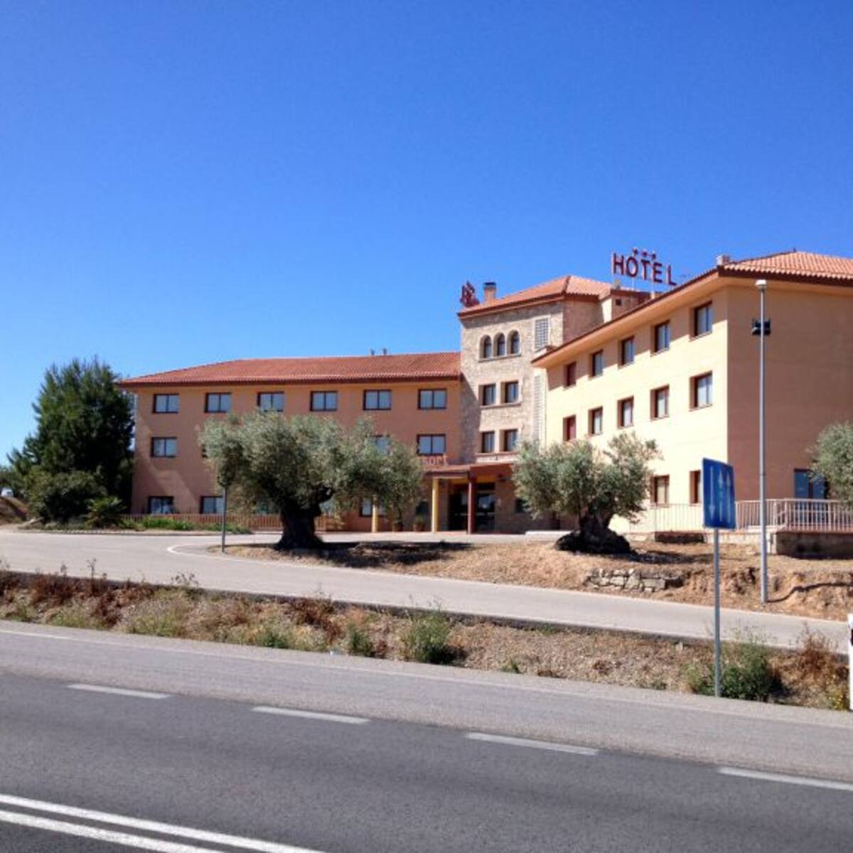 Hostalers i restauradors demanen més promoció de la plana, on tanquen hotels