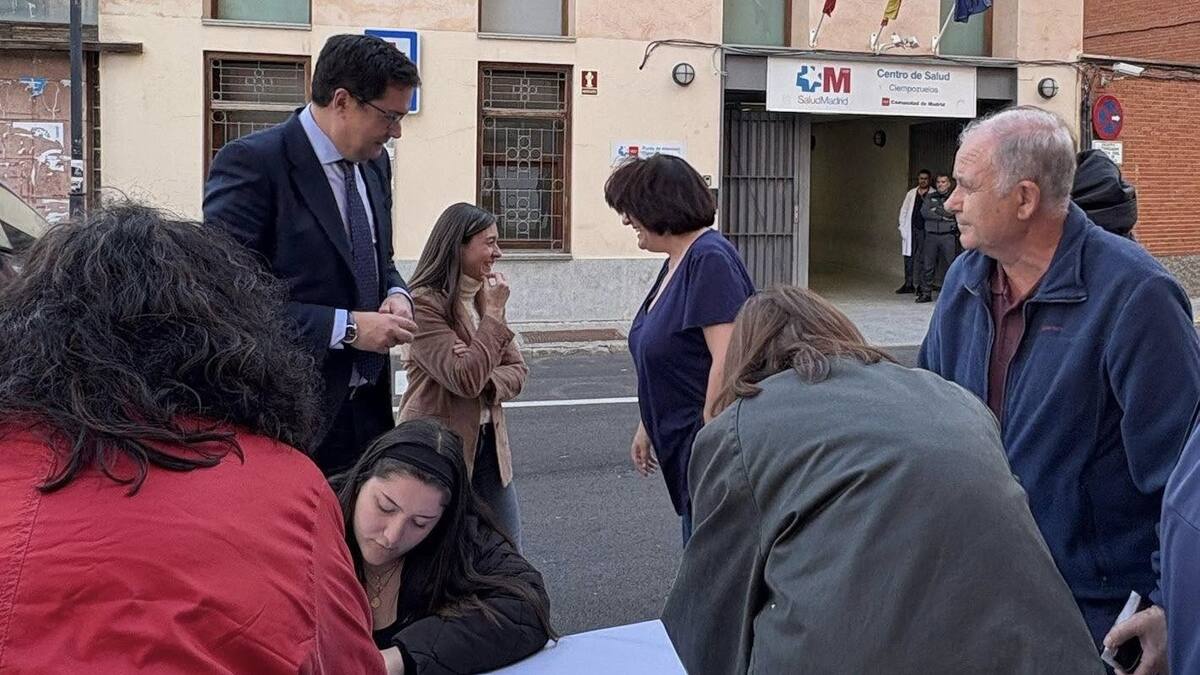 Óscar López irá “cada 15 días” a Ciempozuelos hasta que se solucionen los problemas de su centro de salud