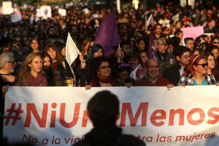 Protesta contra la violencia contra la mujer en Santiago de Chile