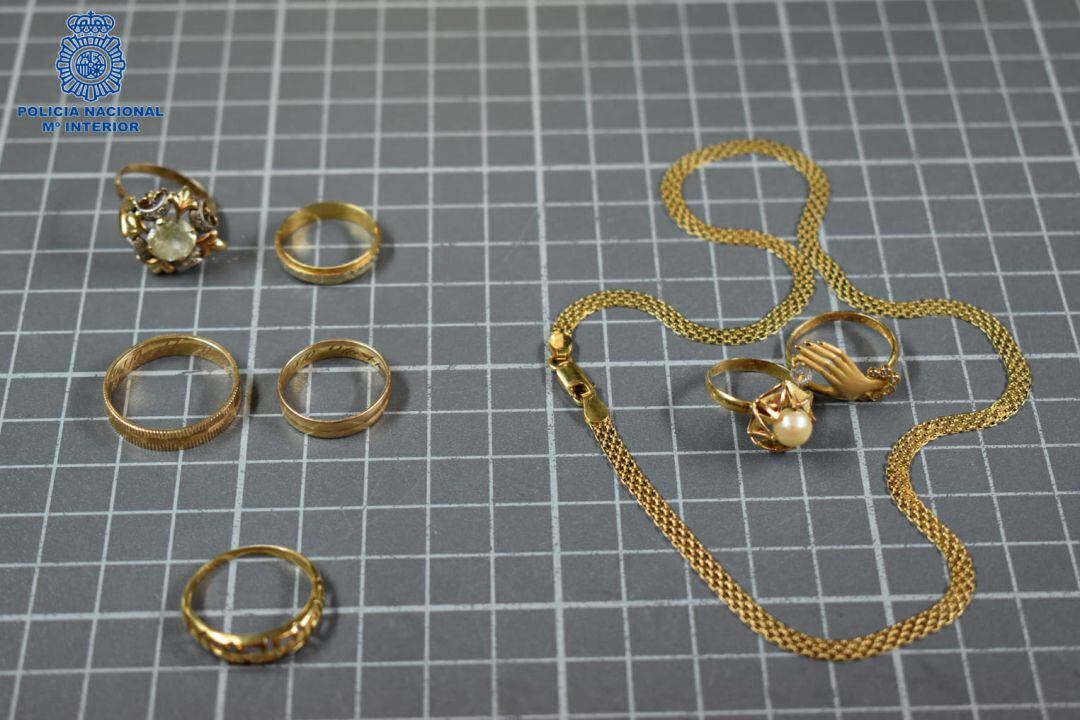 Algunas de las joyas sustraídas