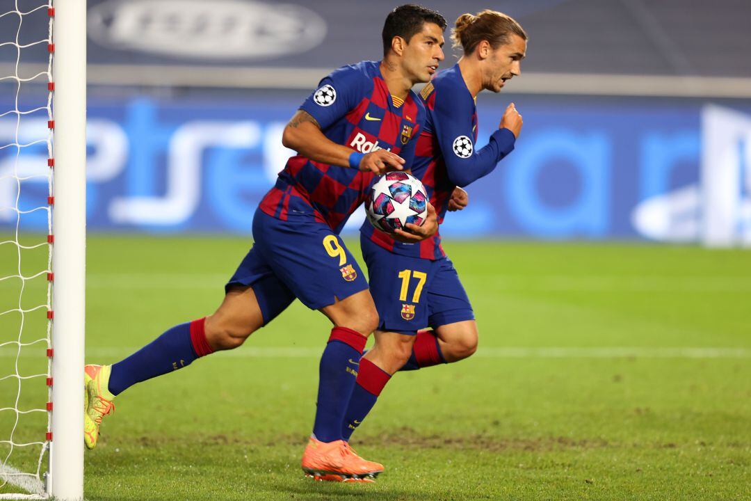 Suárez celebra su -hasta el momento- último gol del Barcelona