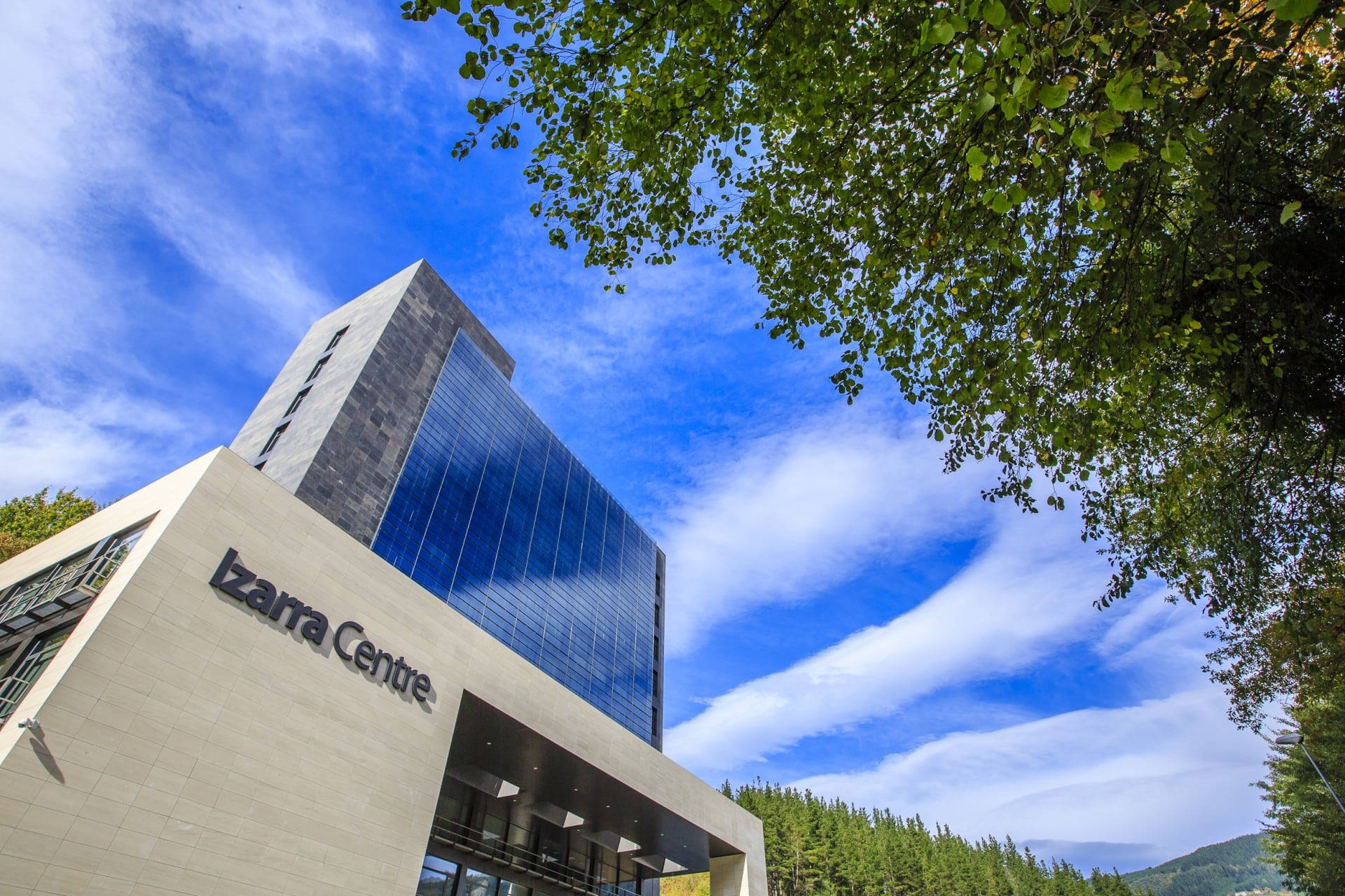 Izarra Centre, el edificio que acogerá la jornada sobre los Certificados de Ahorro Energético