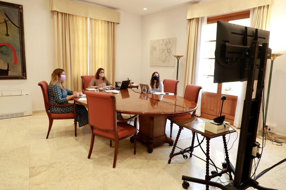 Imagen de la reunión de la presidenta del Govern con los consells 