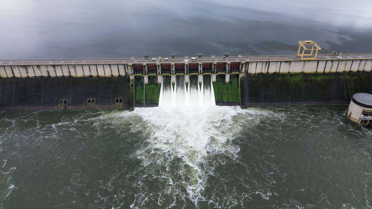 Comienza a aliviar el embalse de La Serena, el más grande de España, tras superar el 92% de su capacidad