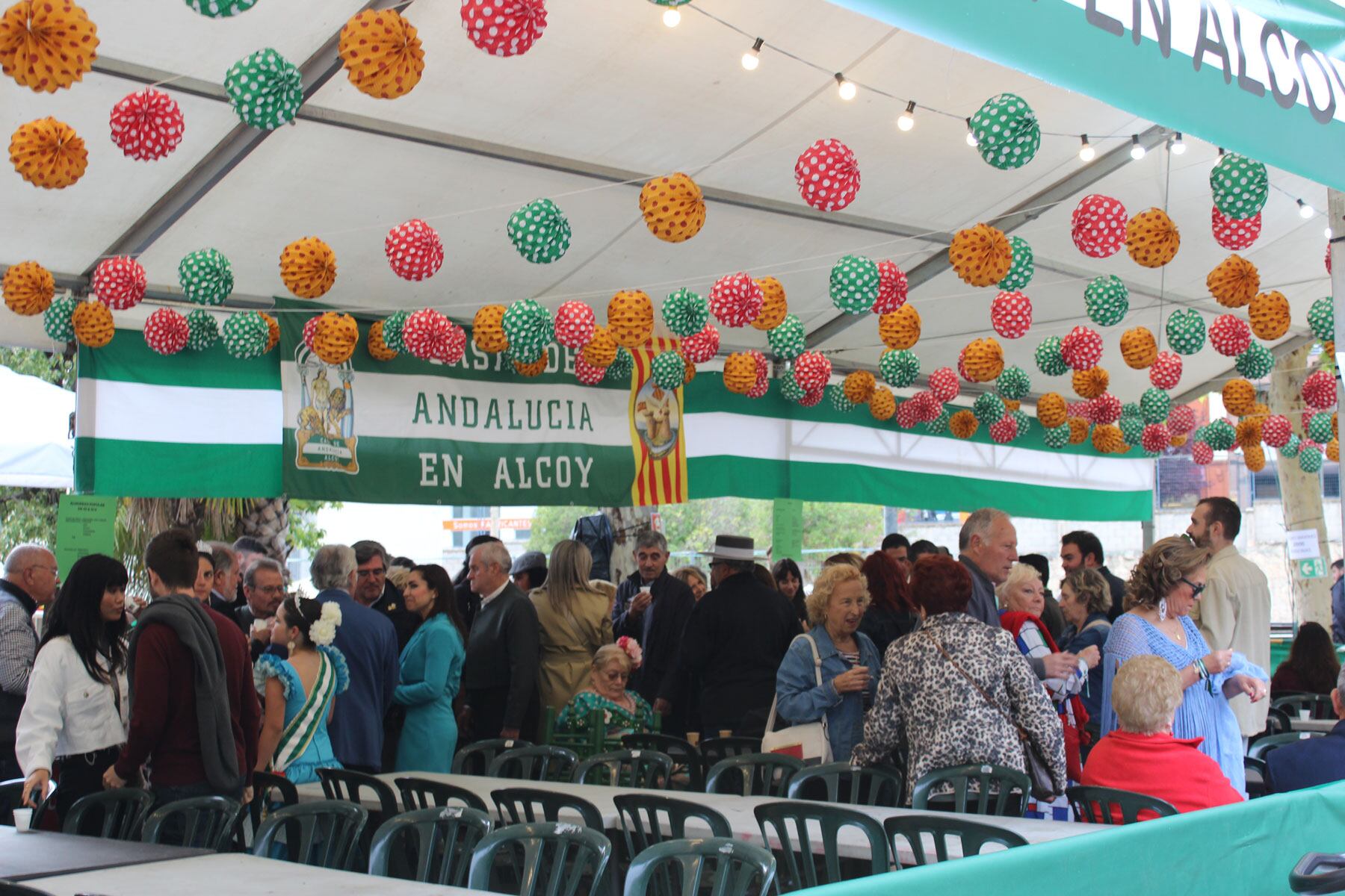 Los primeros momentos de la Feria Andaluza ya se han visto muy animados de público