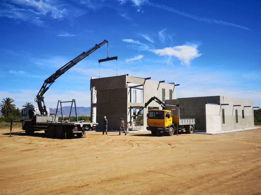 Presentan en Lorca una casa piloto con cámara de aire frío que ahorra energía