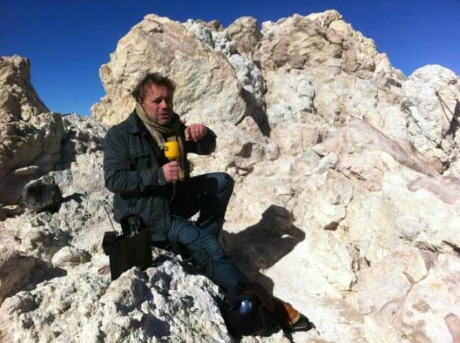 El escritor y periodista Paco Nadal, desde la cumbre del Teide