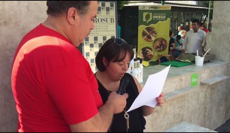 Imagen de la lectura poetica en Tendillas