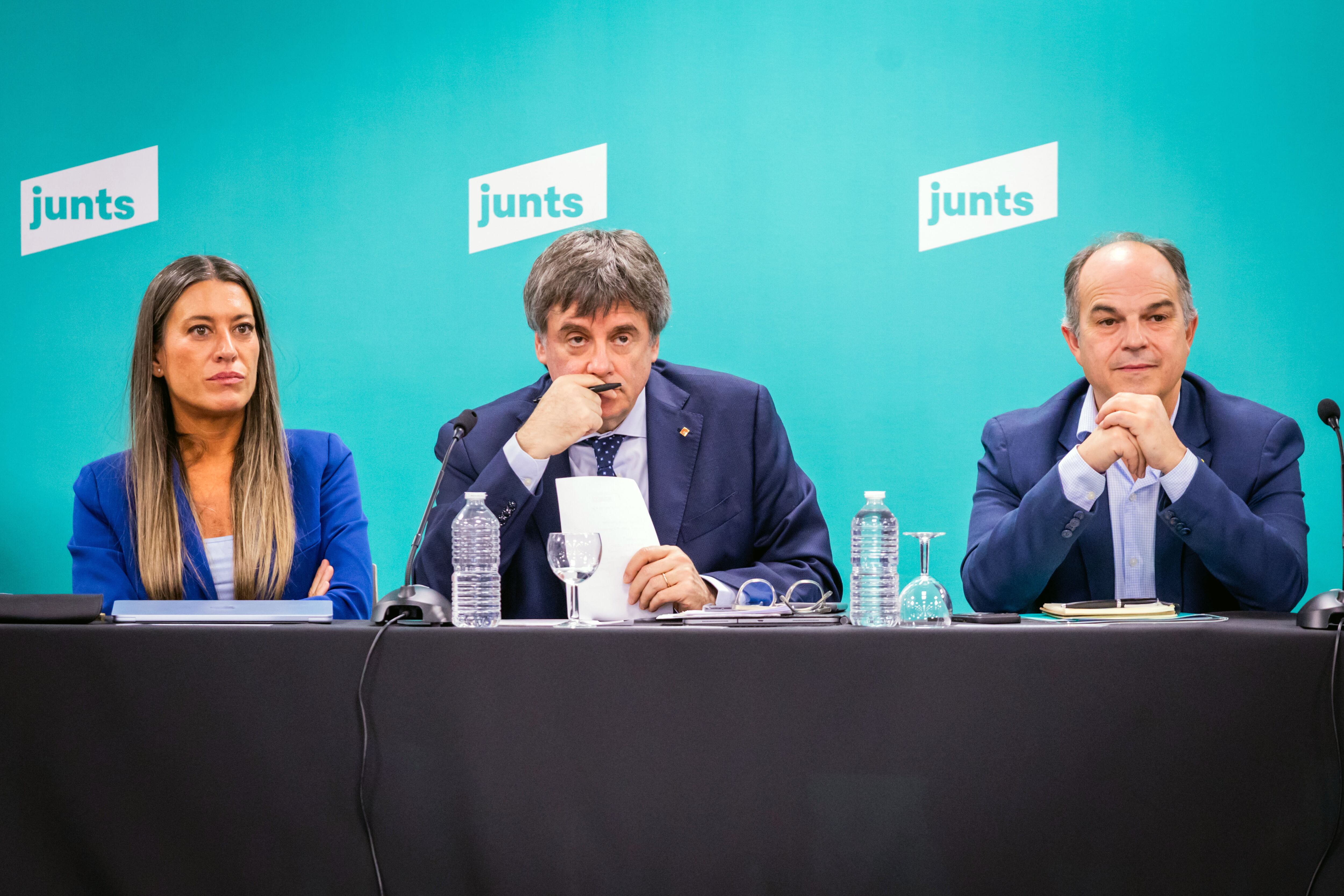 Carles Puigdemont, Míriam Nogueras i Jordi Turull, durant l'executiva de Junts aquest dilluns a Perpinyà Data de publicació: dilluns 27 d’octubre del 2025, 13:41 Localització: Perpinyà Autor: Junts
