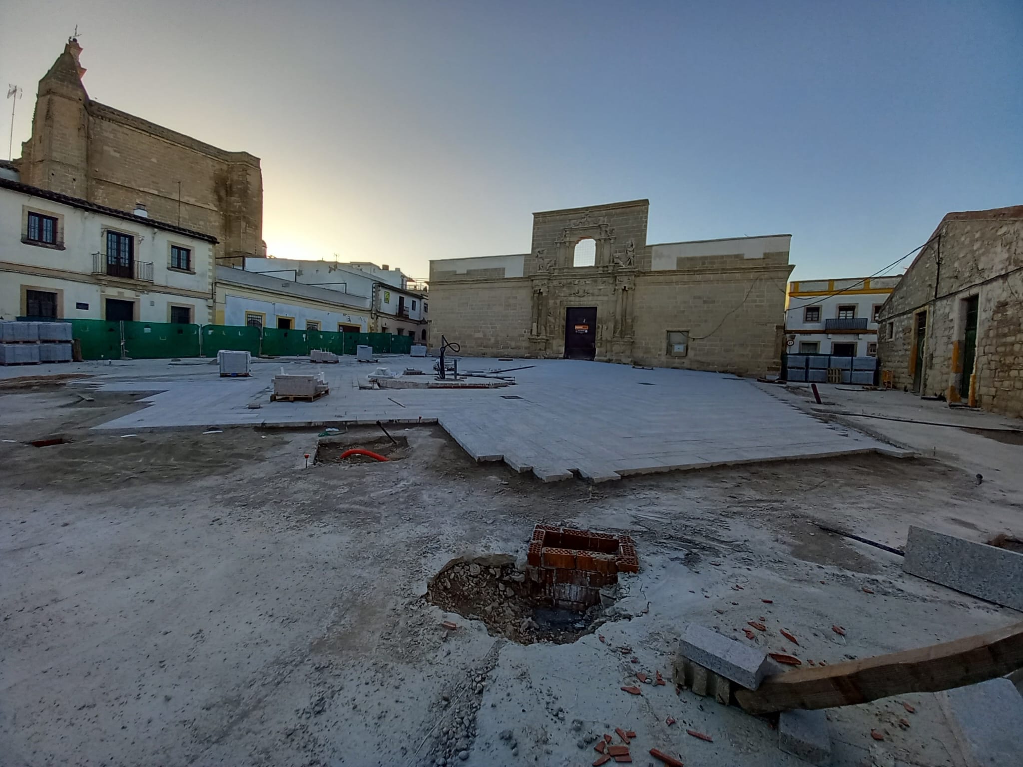 Obras en la plaza del Mercado, que sufren un retraso considerable