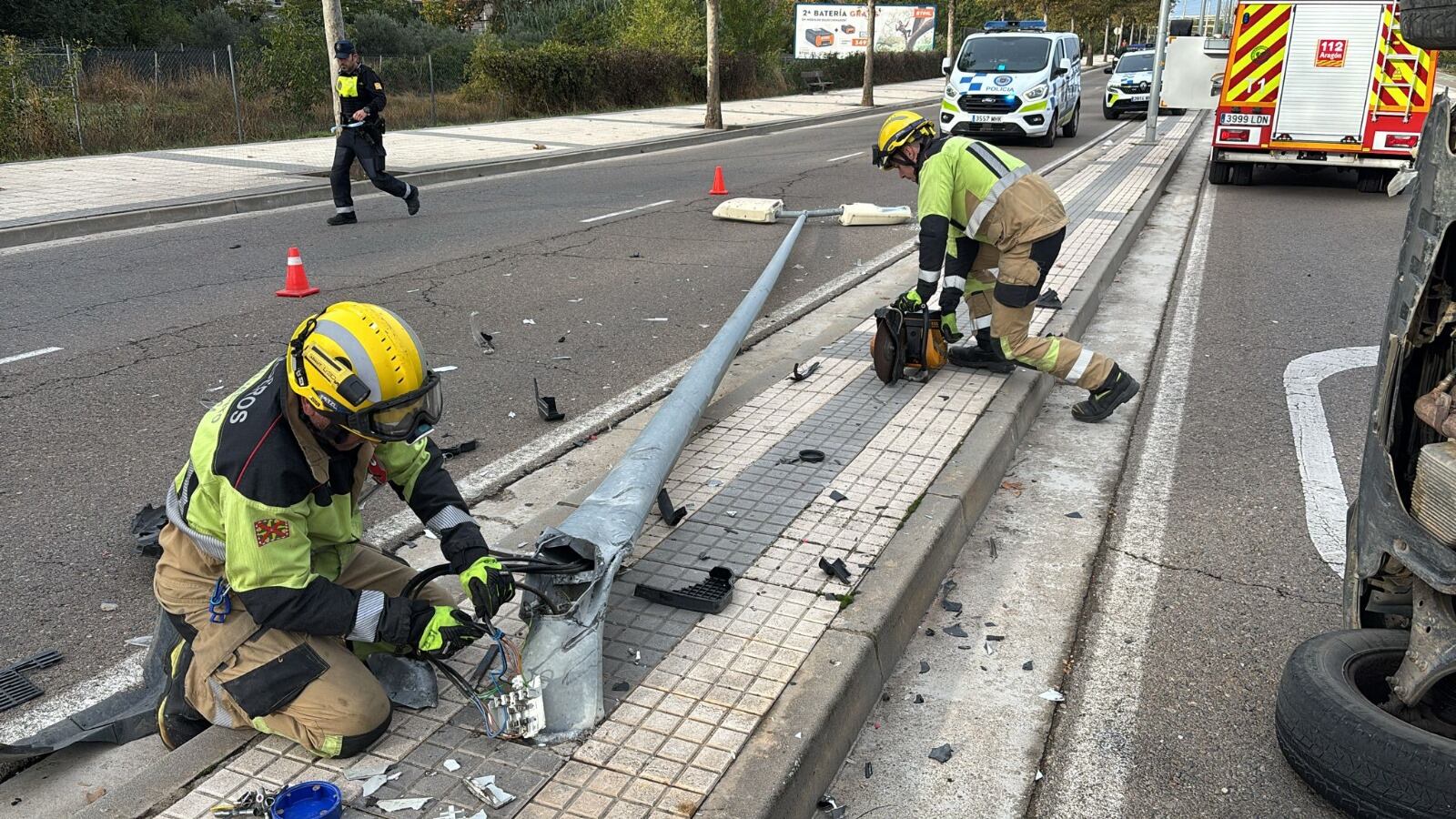 Los bomberos de Huesca tenían que arrancar la farola