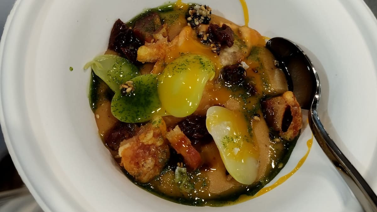 Piles promociona en Fitur su plato "Fesols de la Peladilla"