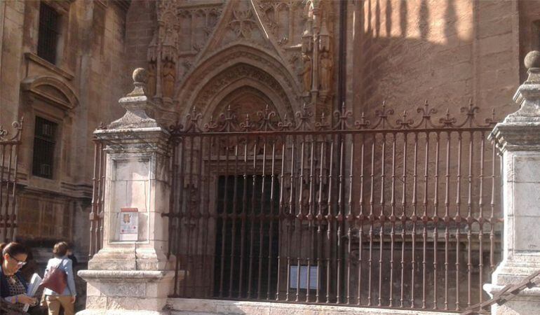 La puerta de Las Campanillas, en la imagen, será la puerta santa del Año de la Misericordia en la Catedral de Sevilla