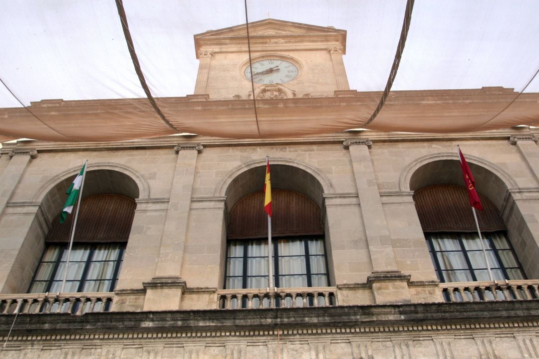 Archivo - Fachada del Ayuntamiento de Sevilla