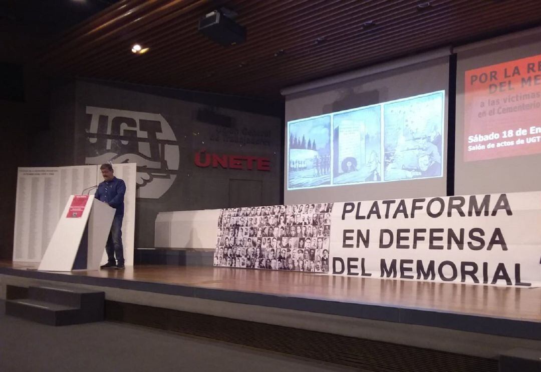 Luis Fernández Contreras, uno de los portavoces de la Plataforma en en Defensa del Memorial durante el acto celebrado este sábado 