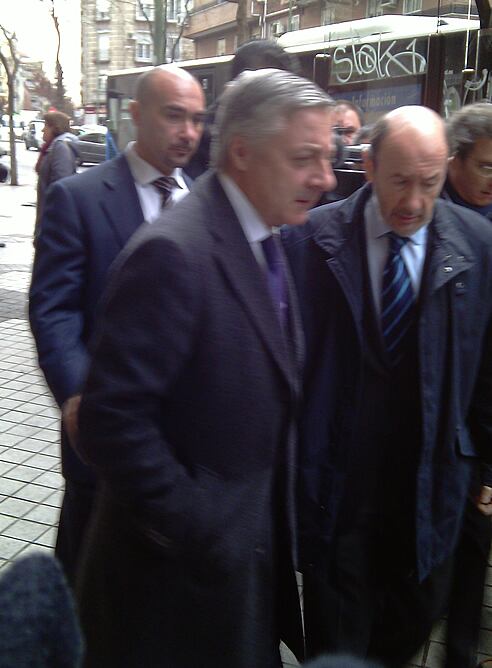 Blanco y Rubalcaba visitan la capilla ardiente de Manuel Fraga