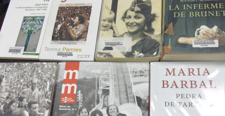 Exposició sobre la vida de la dona des de la 2a República fins a la Transició a la Biblioteca Maria Barbal de Tremp.