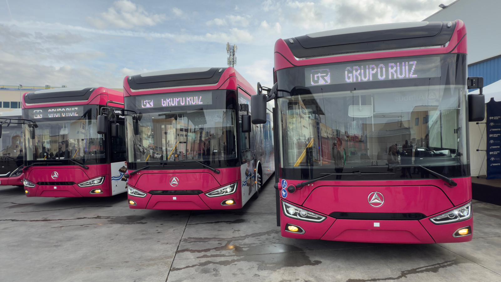 Imagen de los cinco autobuses adquiridos por Unauto y el Ayuntamiento de Toledo para reforzar el servicio de autobuses urbanos de la capital regional