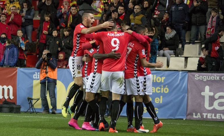 L&#039;equip celebra un dels gols contra el Llagostera. 