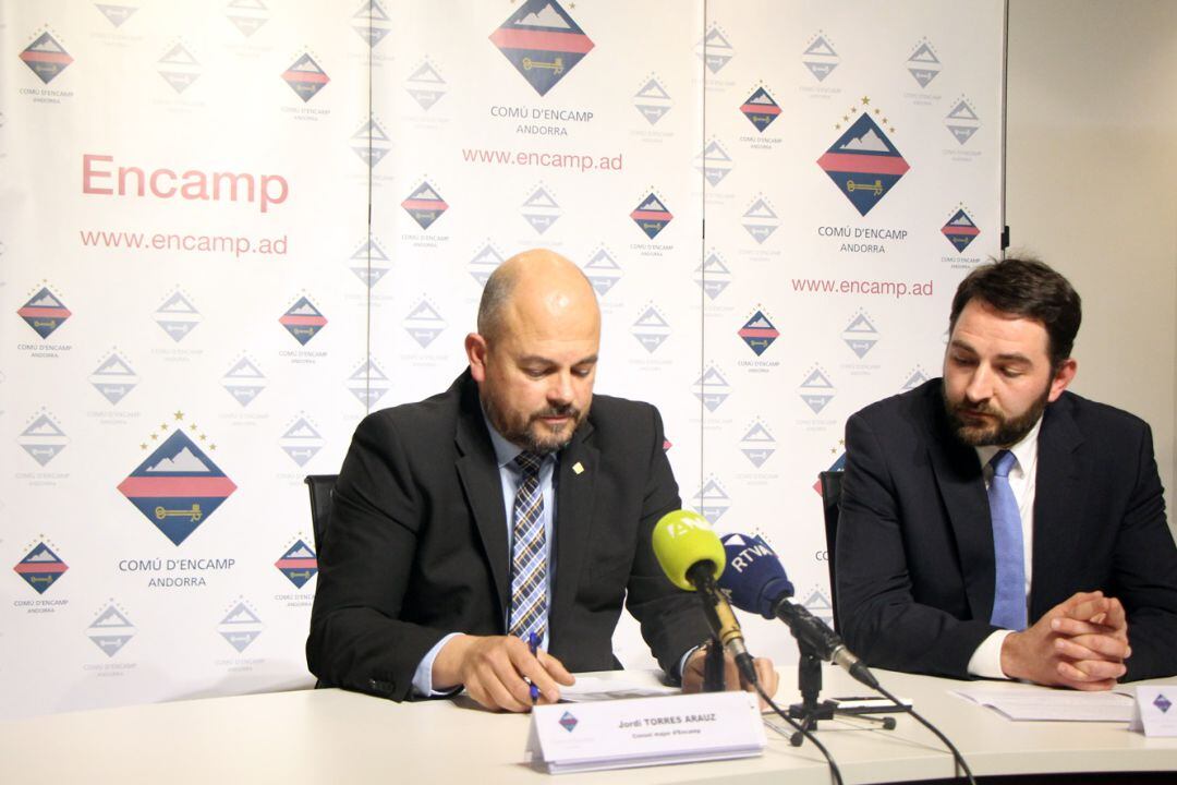 El cònsol major d'Encamp, Jordi Torres, i el conseller Jordi Rogel en la roda de premsa posterior al consell de comú.