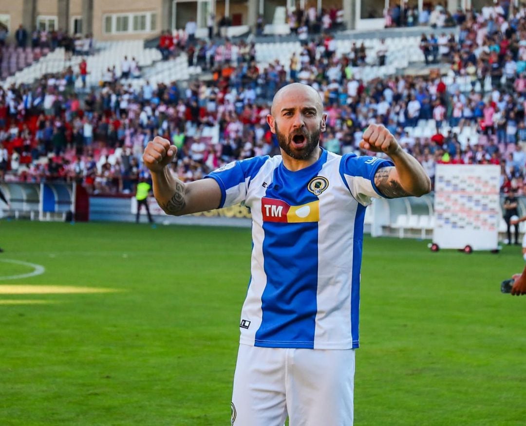 Chechu Flores, con la camiseta del Hércules