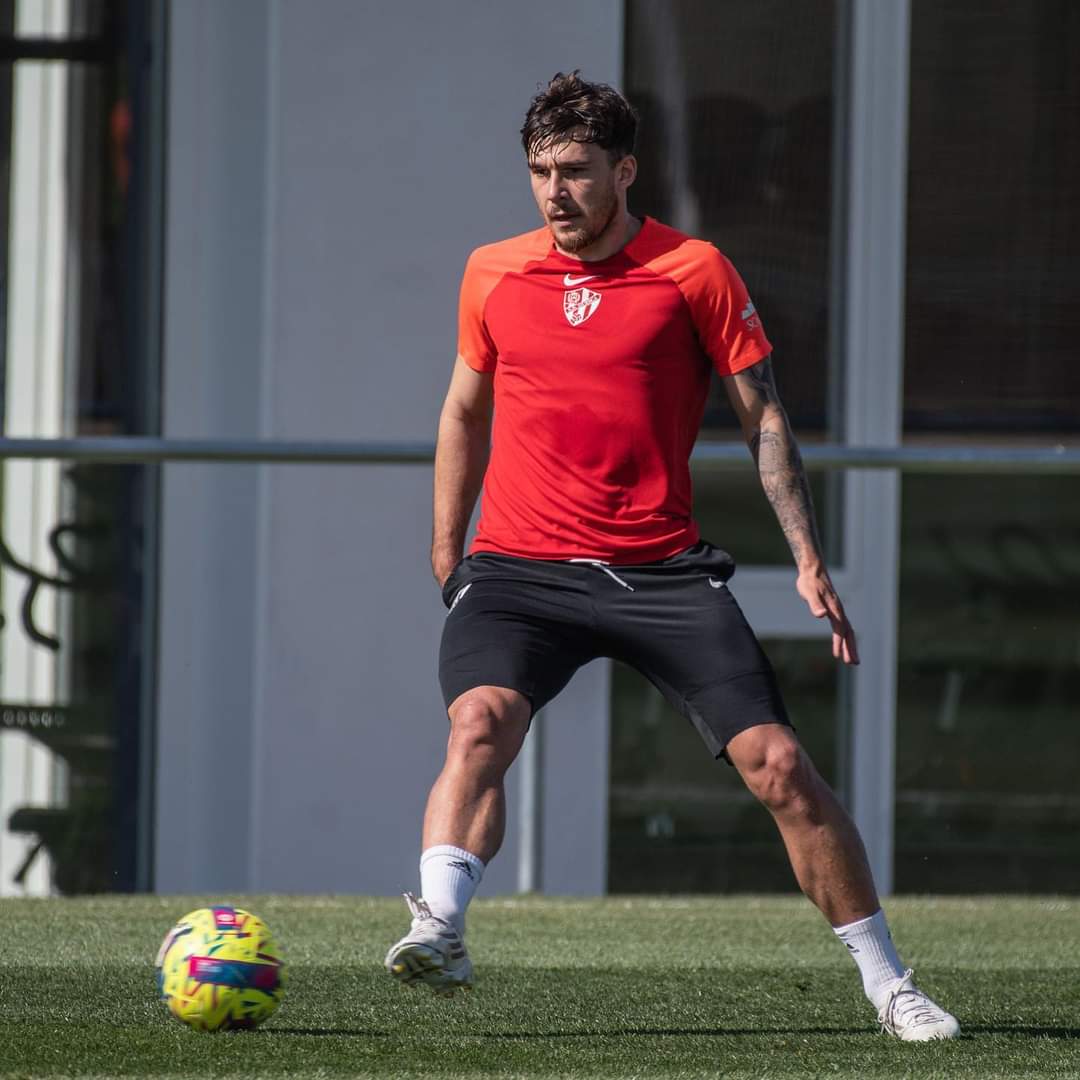 Andrei Ratiu ya está de nuevo entrenando con el equipo