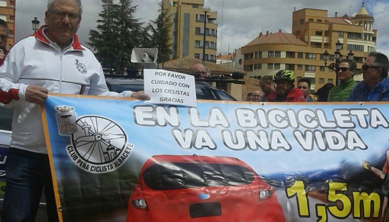 Una de las pancartas de la concentración de este domingo en Albacete