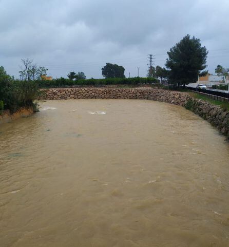 El río Girona a su paso por Beniarbeig, esta mañana de lunes.