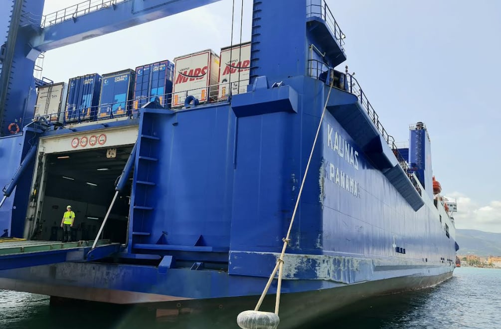 Un barco atracado en el Puerto de Algeciras