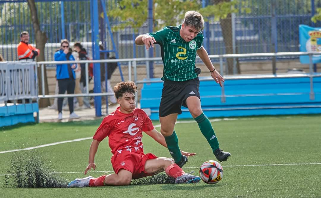 Iván Corchado, jugador del Badajoz y la selección extremeña, convocado por la selección española sub-15.