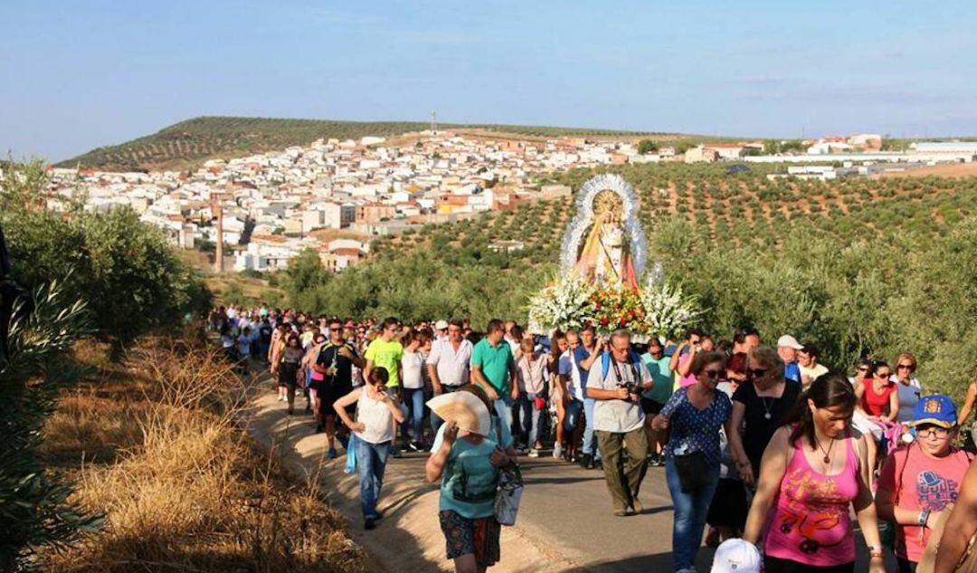 Procesión con l aimagen de la Virgen de la Estrella.