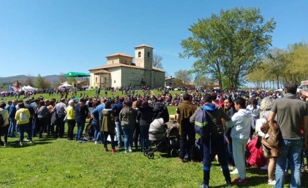 Fiesta de San Prudencio junto a la Basílica de Armentia