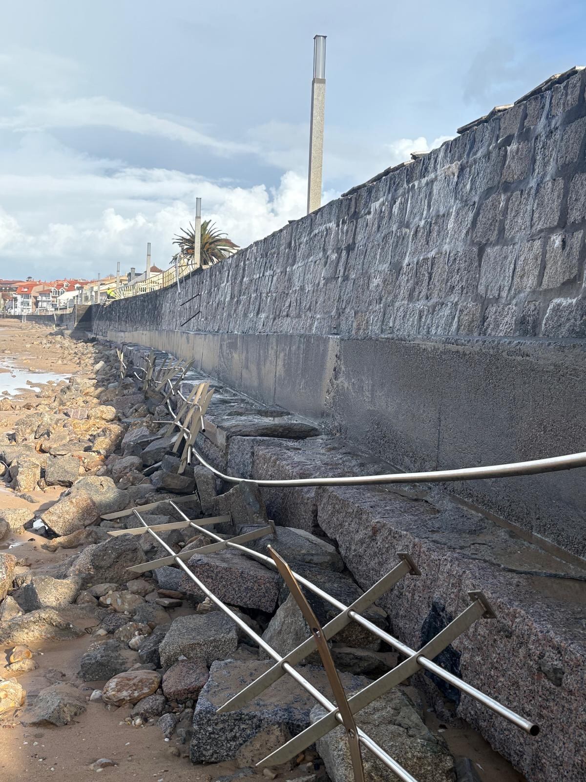 Barandilla de Panxón tras el paso del temporal