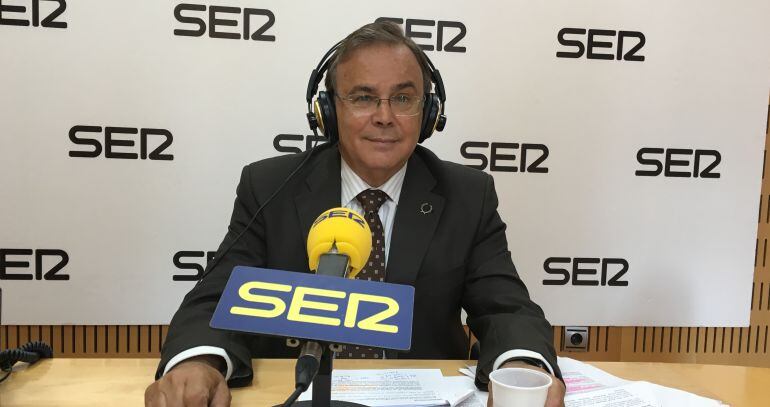 Patricio Valverde, consejero de Fomento e Infraestructuras en los estudios de Radio Murcia