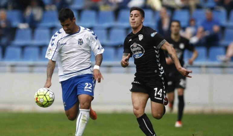 El Tenerife visita Mendizorroza este domingo a las 5 de la tarde.