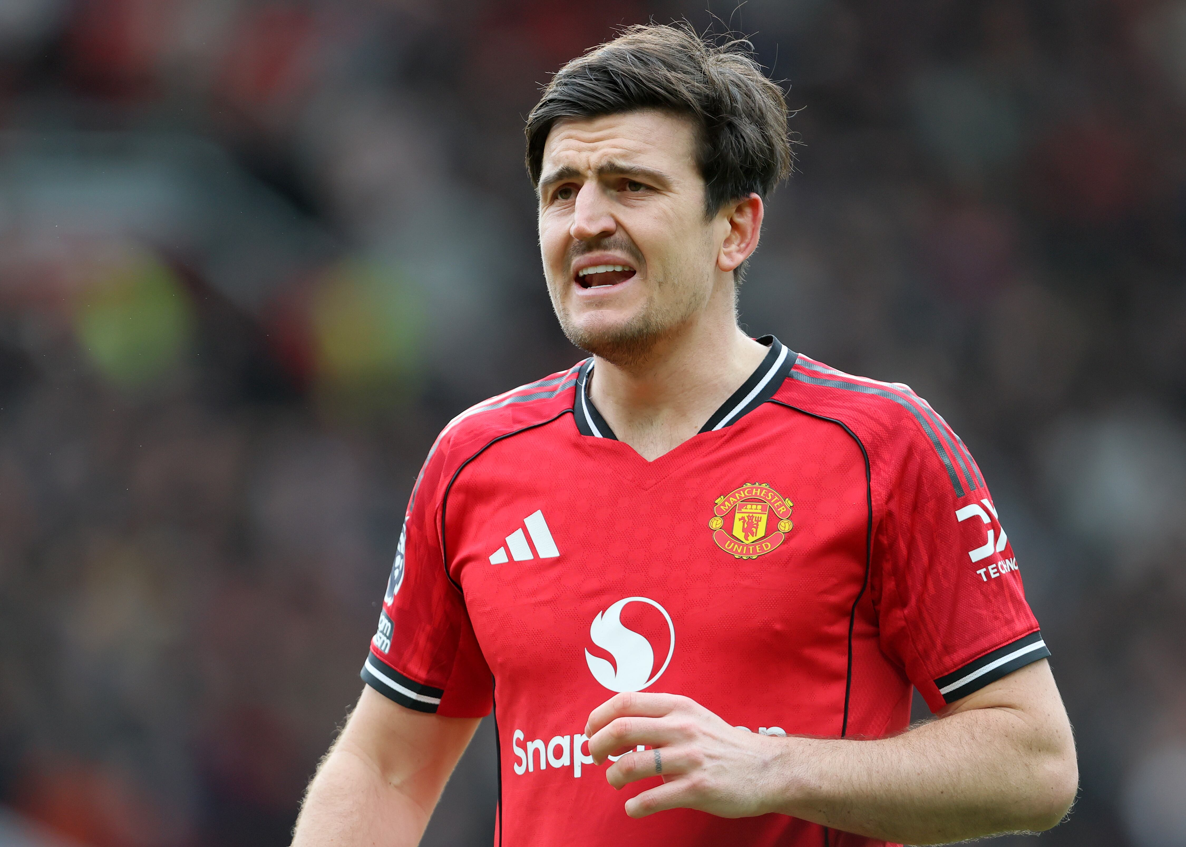 Harry Maguire en un partido con el Manchester United