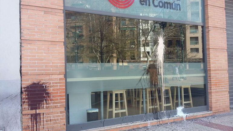 Ataque vandálico con pintura en la sede de ZeC, en la plaza del Portillo