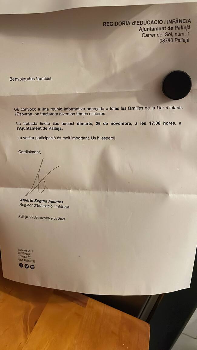 Citació a les famílies a la reunió amb el regidor d'Educació i Infància, Alberto Segura