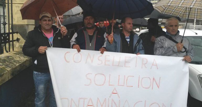 Manifestación de los mariscadores de la ría de O Burgo