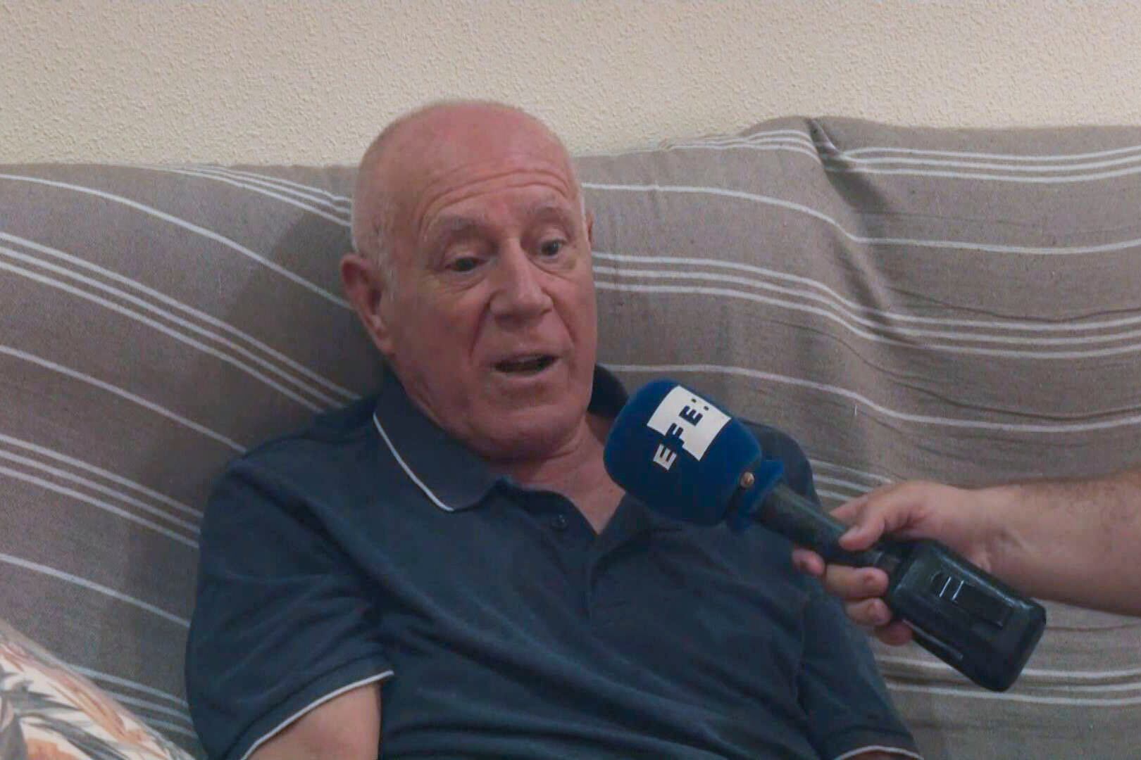 Torre Pacheco (Murcia), 18/07/2025.- Domingo Tomás, el hombre de 68 años de Torre Pacheco (Murcia) cuya agresión desencadenó una oleada de ataques racistas contra la población magrebí del municipio, que se ha saldado con 14 detenidos, durante una entrevista con EFE en la que señala que "ojalá todo hubiera sido un sueño". EFE/EFE-TV