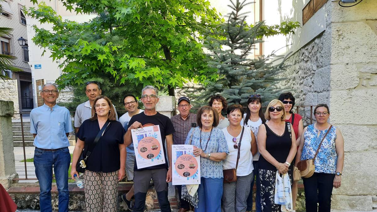 Álvaro Marcos, presidente de la Agrupación Corall Cuellarana, explica los conciertos del ciclo Asi Cantan las Corales que se celebra en Cuéllar