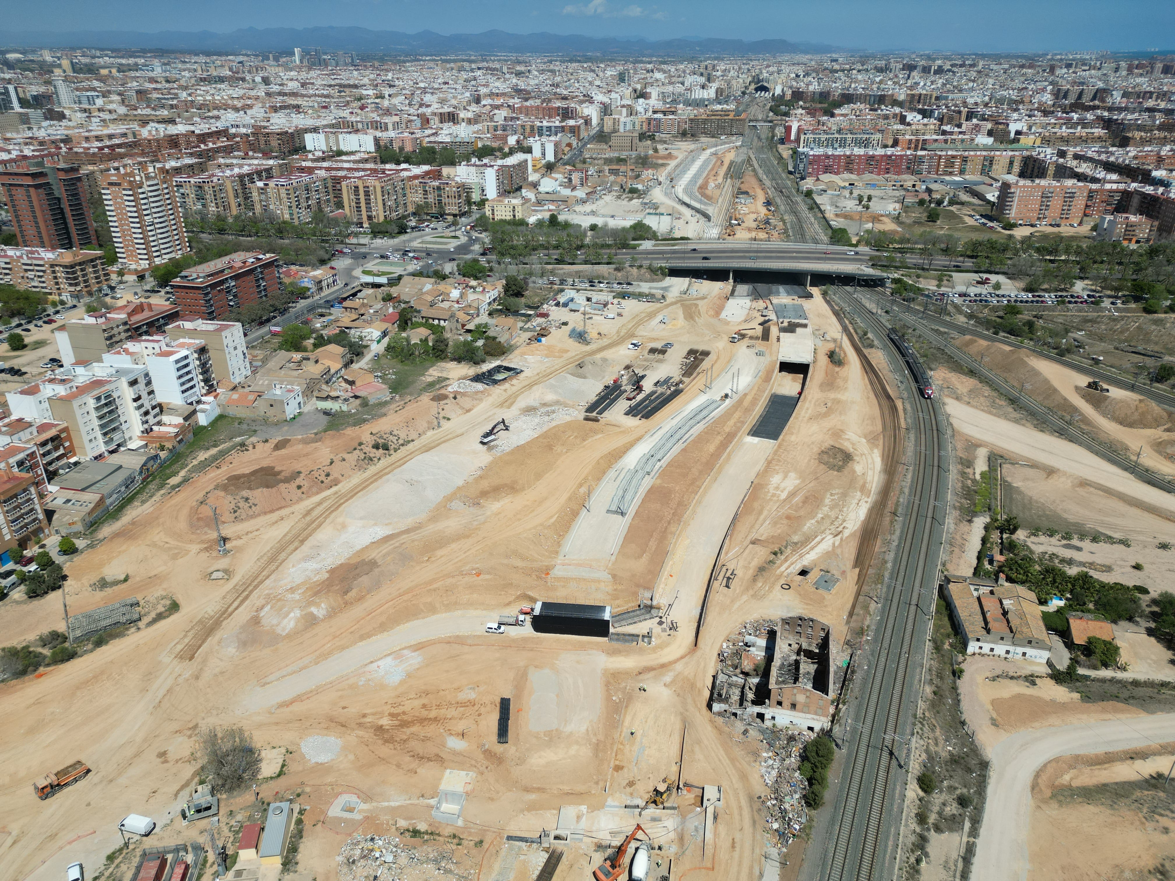 Vista de las obras del canal de acceso ferroviario a València