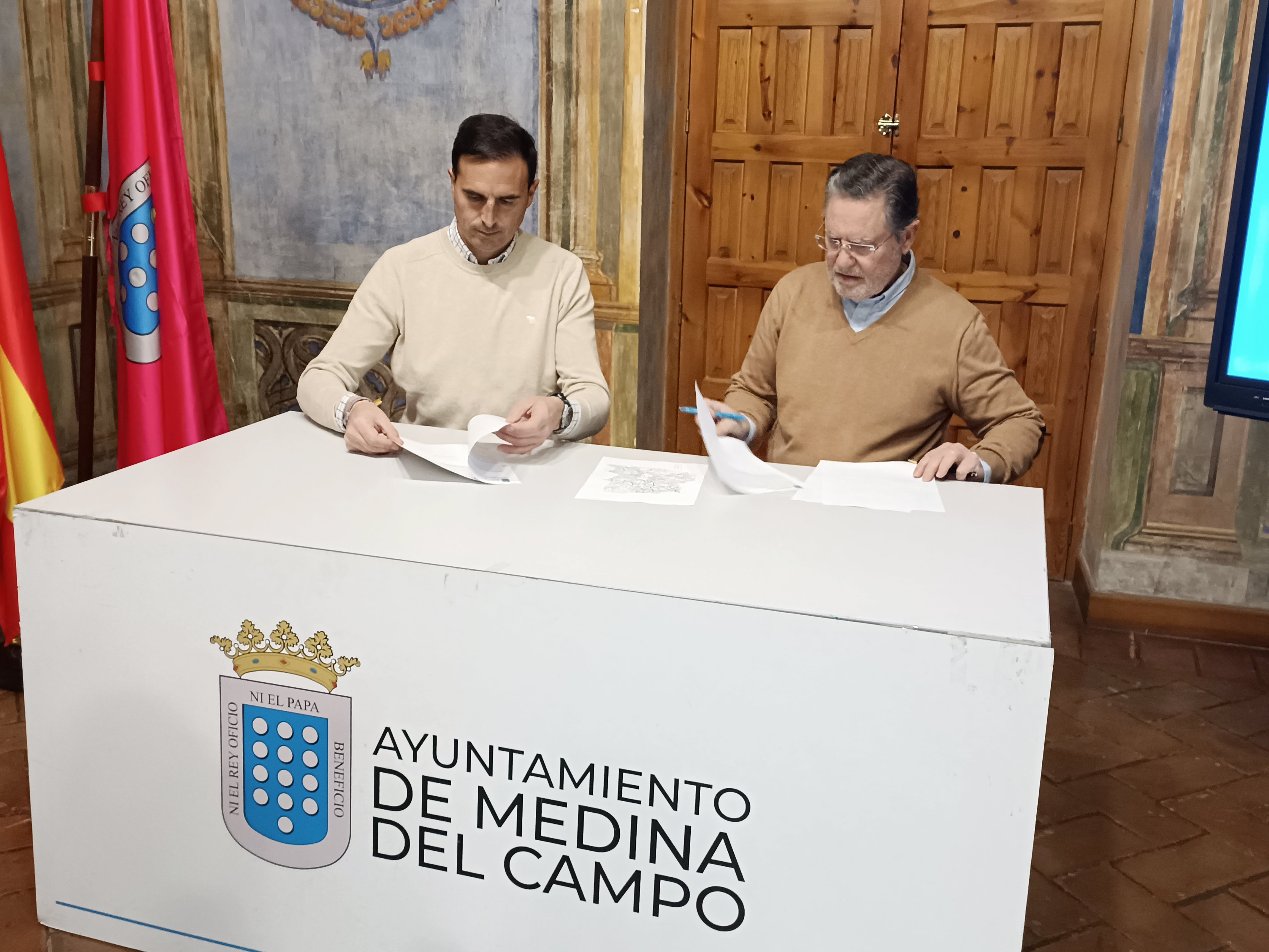 El alcalde de Medina del Campo, Guzmán Gómez, y el presidente de la JAL, Jerónimo García