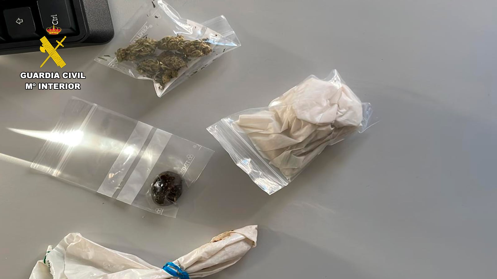 Detenido un hombre en Nalda al ocultar hachís, marihuana y speed entre sus pertenencias