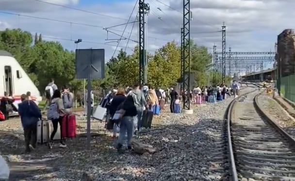 Pasajeros del tren Madrid-Mérida afectados por una incidencia