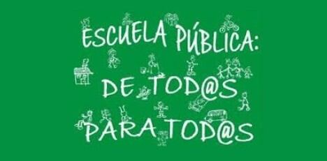 La bandera retirada defendía la Escuela pública