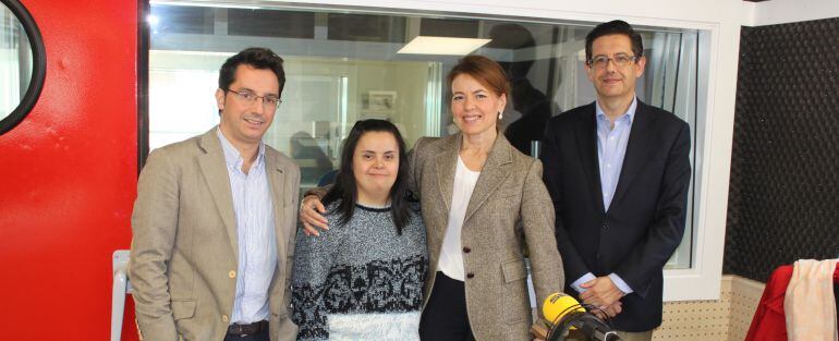 Alfonso Gutiérrez, gerente de Laborvalía; Mónica Patón, participante en Laborvalía; la consejera Aurelia Sánchez y Félix Amaya, director de SER Ciudad Real, en una entrevista en Ser Ciudad Real.